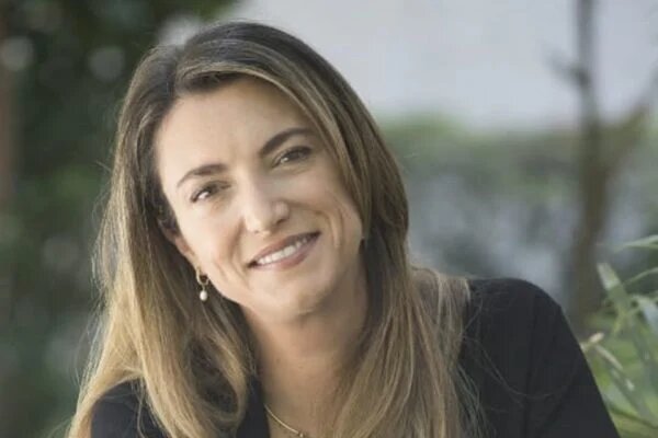 Patrícia Campos Mello vence processo contra Bolsonaro por 4 a 1